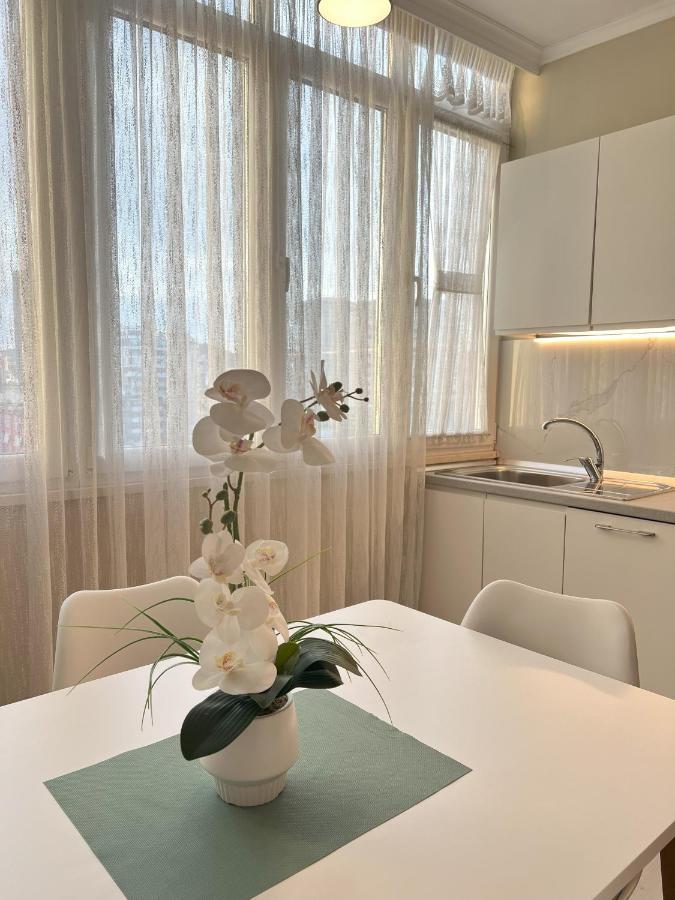 Grand New Bazaar Apartment Тирана Экстерьер фото