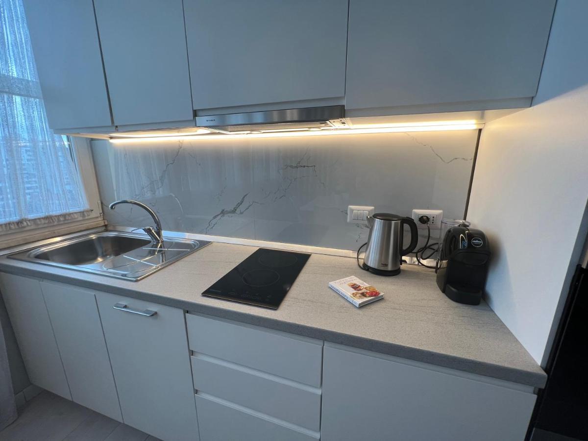 Grand New Bazaar Apartment Тирана Экстерьер фото