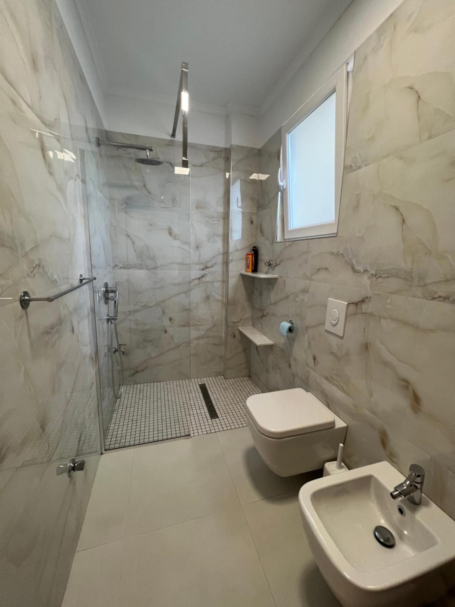 Grand New Bazaar Apartment Тирана Экстерьер фото